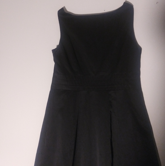 Dress - Picture 3 of 7